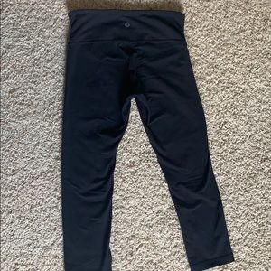 Lululemon black crop leggings